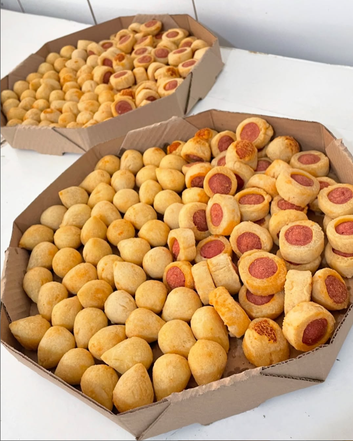 200 Coxinhas + Enroladinho de salsicha